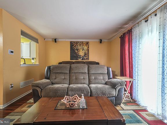 3rd image of 321 Norman Dr