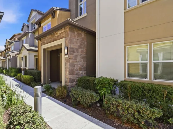 571 Odyssey Ln, Milpitas, CA 95035