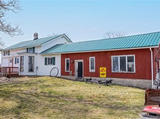 9662 Bernd Rd, Pavilion, NY 14525