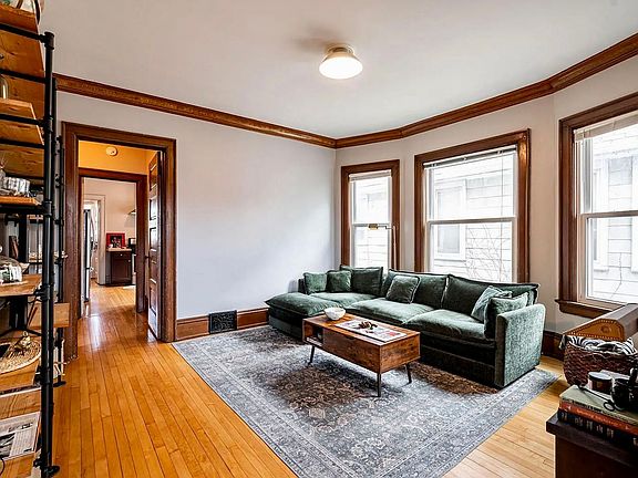 2nd image of 2556-2558 S Brisbane Ave #2556