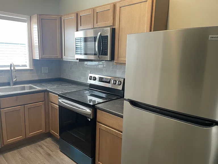 1229 Culver Dr — Photo 5