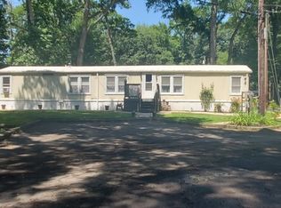 57 E Quillytown Rd #B12, Penns Grove, NJ 08069