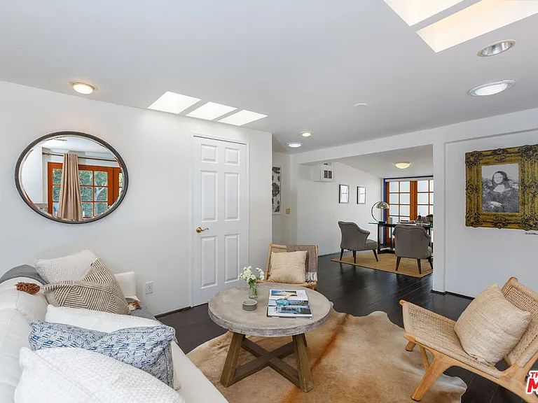 465 S Sherbourne Dr — Photo 20