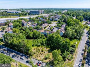 14201 Braddock Rd, Centreville, VA 20120