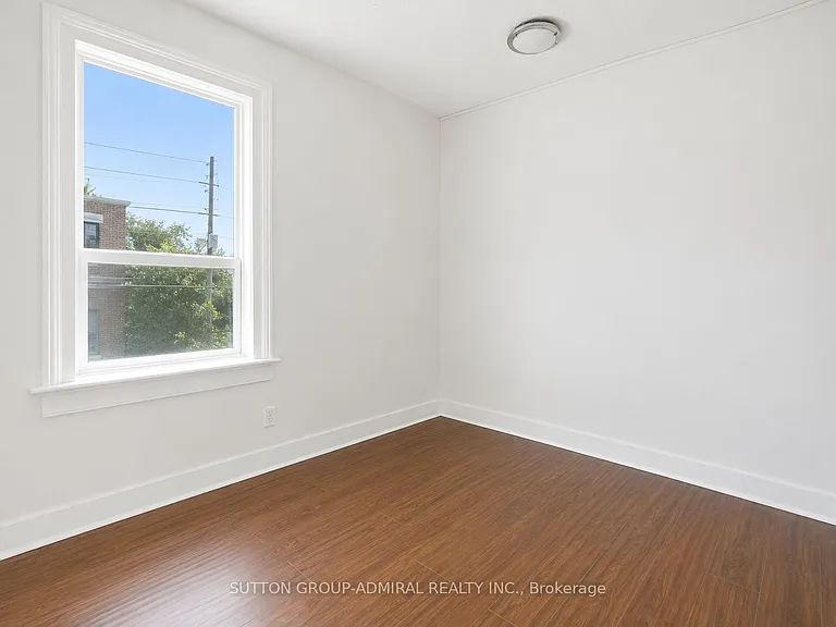 193 1/2 Baldwin St — Photo 14