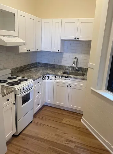 504-54 Beacon St Photo 1