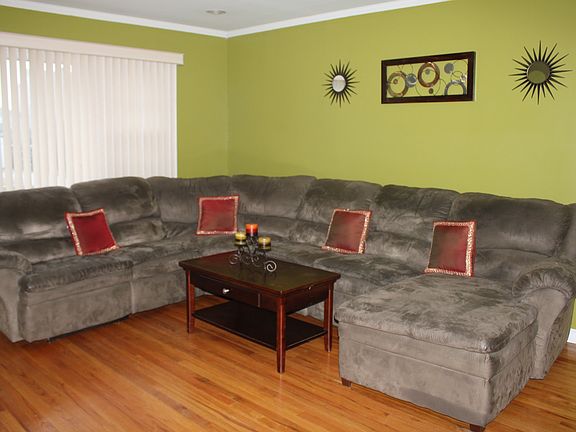 3rd image of 22 Tenafly Dr