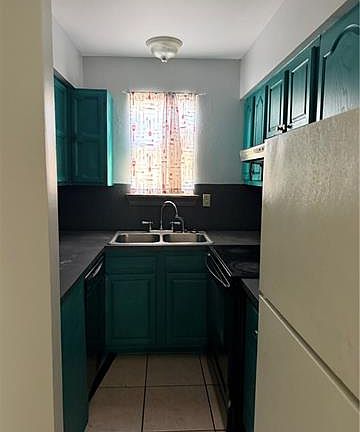 3rd image of 4509 Yale St APT A