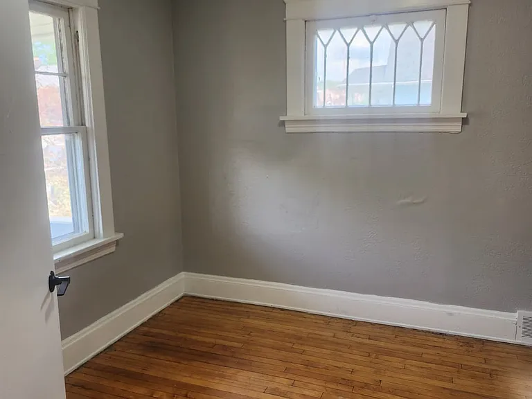 11716 Parkhill Ave #UP — Photo 10