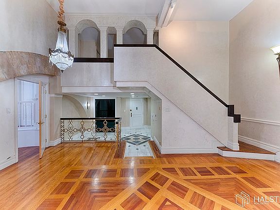 3rd image of 205 E 16th St APT 3F