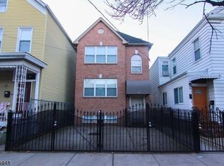 17 Rowland St, Newark, NJ 07104