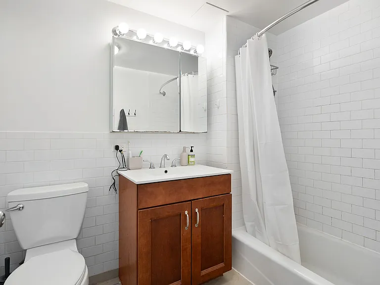 53 Pitt St #6A — Photo 8