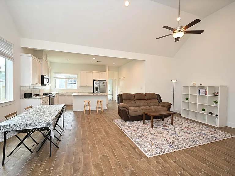 1535 Cathedral Bend Dr — Photo 4