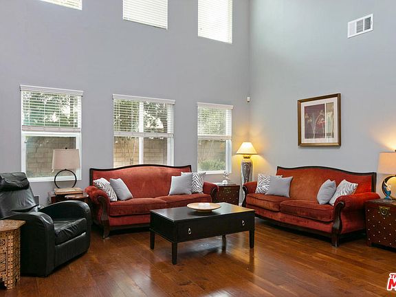 3rd image of 193 Pelican Pointe Ct