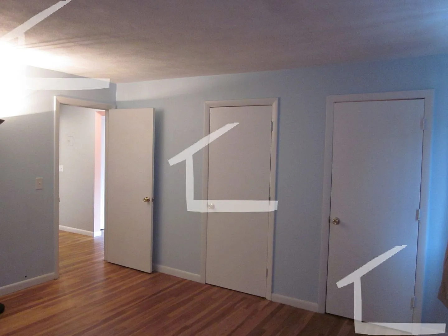 Nice 2 bed in Allston — Photo 1