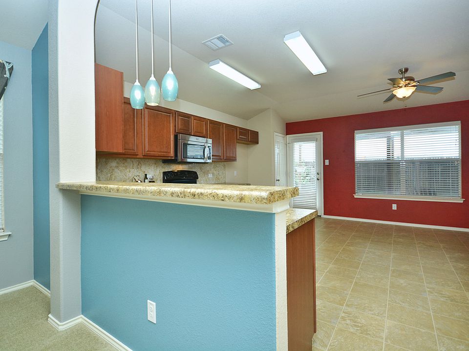 1st image of 326 Wimberley St
