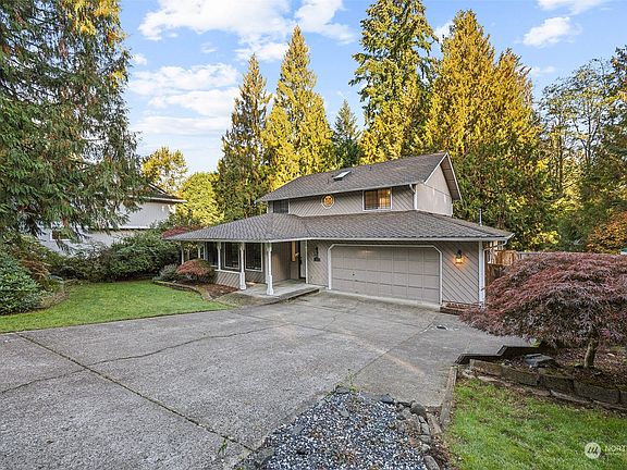 2nd image of 2207 33rd Avenue SE