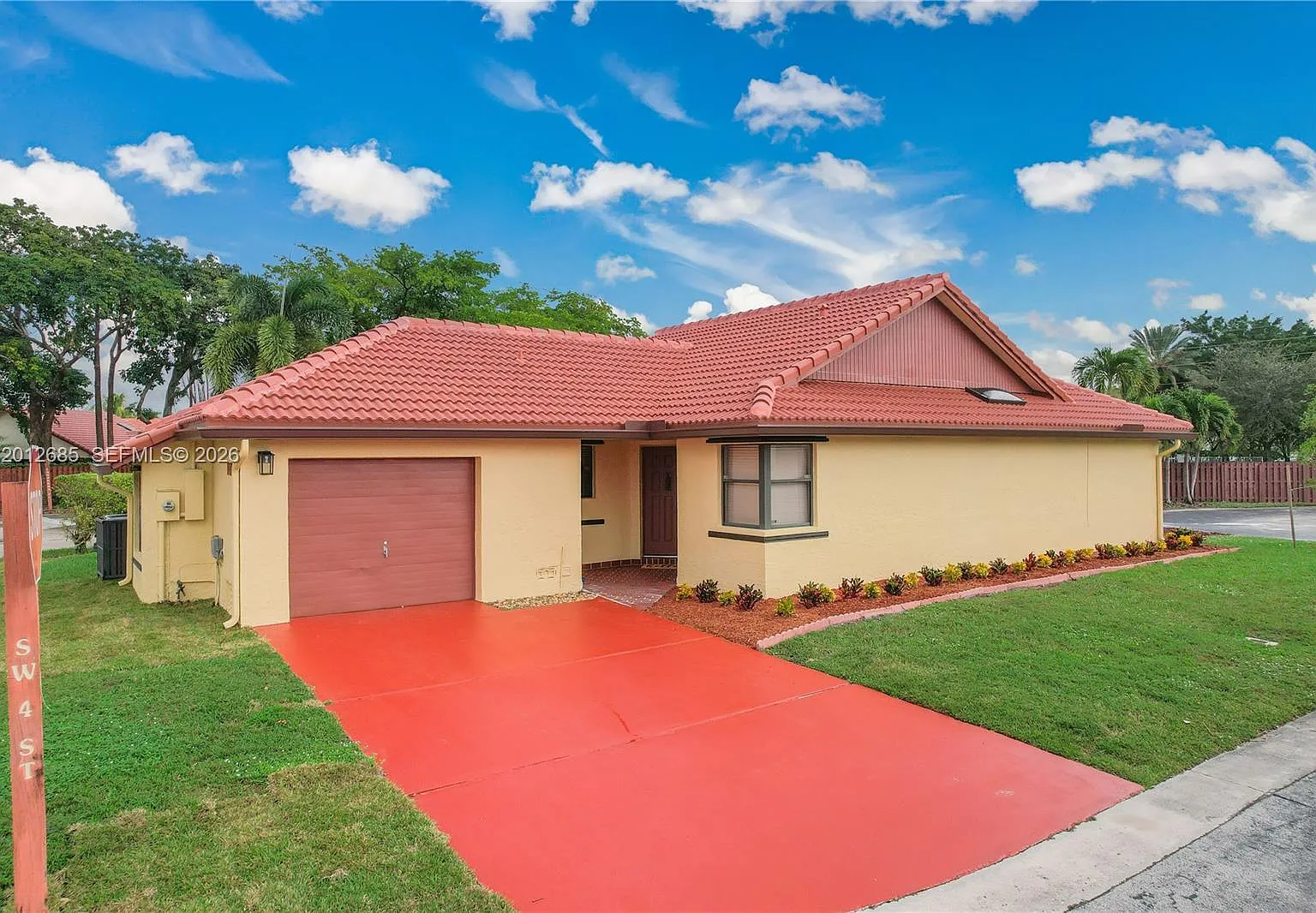 Pembroke Lakes South — Photo 1