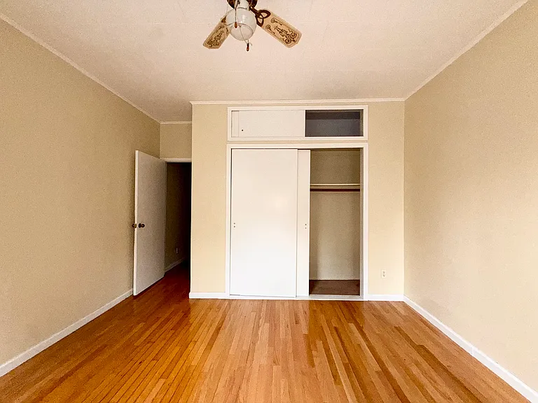 712 Lorimer St #1R — Photo 3