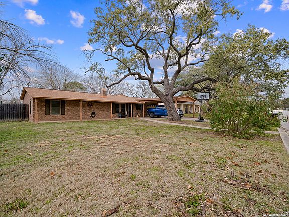 2nd image of 419 LOW MEADOW DR