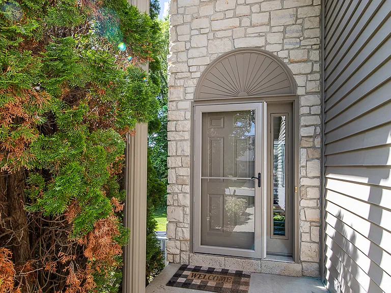 300 Stratford Ln #300 — Photo 55