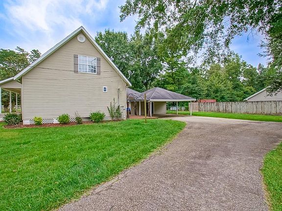 3rd image of 42773 Robinwood Dr