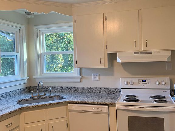 3rd image of 3305 Austin Ave