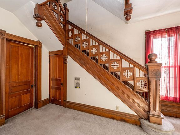 3rd image of 224 N Barron St