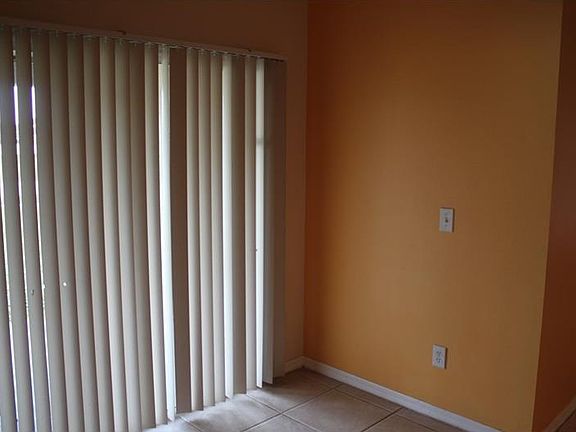 3rd image of 3020 Eagle Crossing Dr