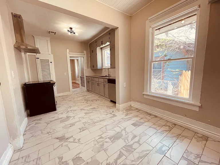 1205 NW 31st St — Photo 5
