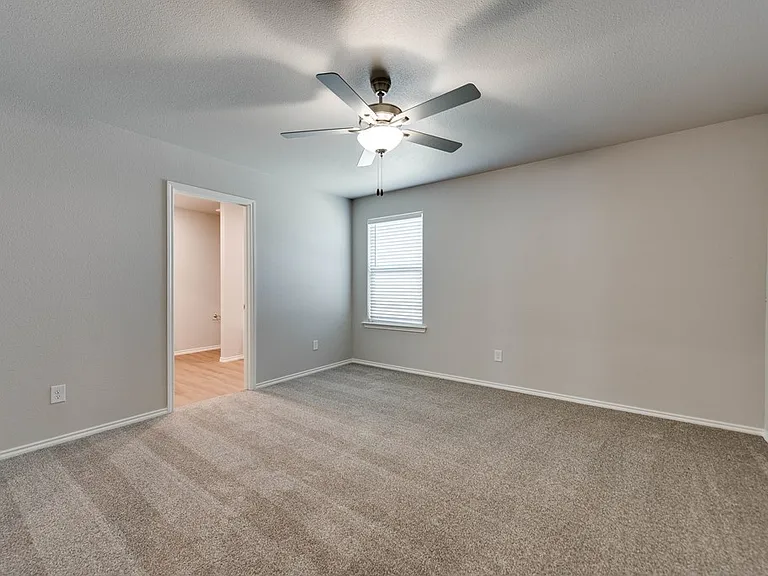 8211 E County Road 111 — Photo 17