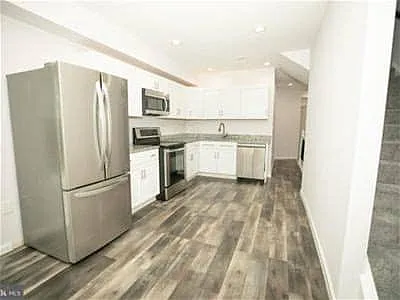 6 bed, 2172 sqft, $7,250 — Photo 3