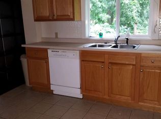48 W Elderkin Ave, Groton, CT 06340