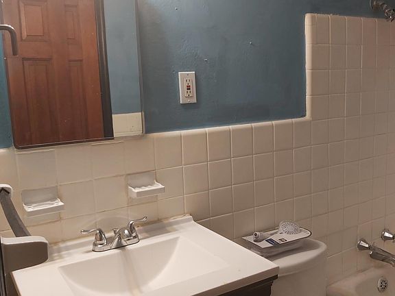 4th image of 4938 Kemper Ave