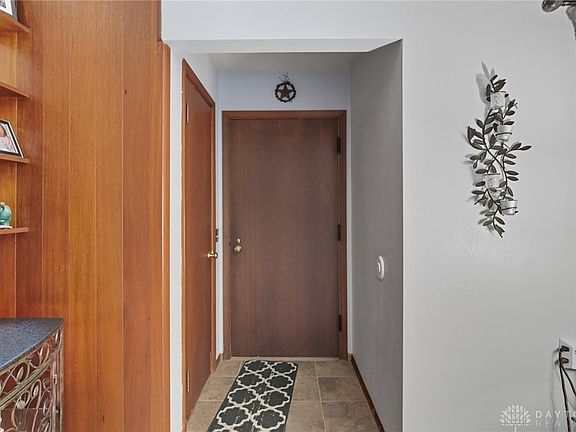 5th image of 298 Marchester Dr