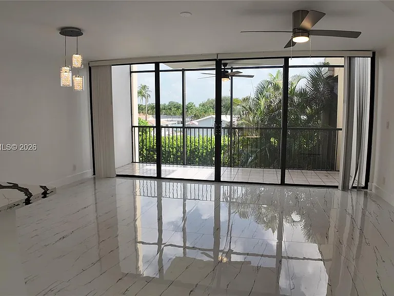 2801 SW 87th Ave #1009 — Photo 4