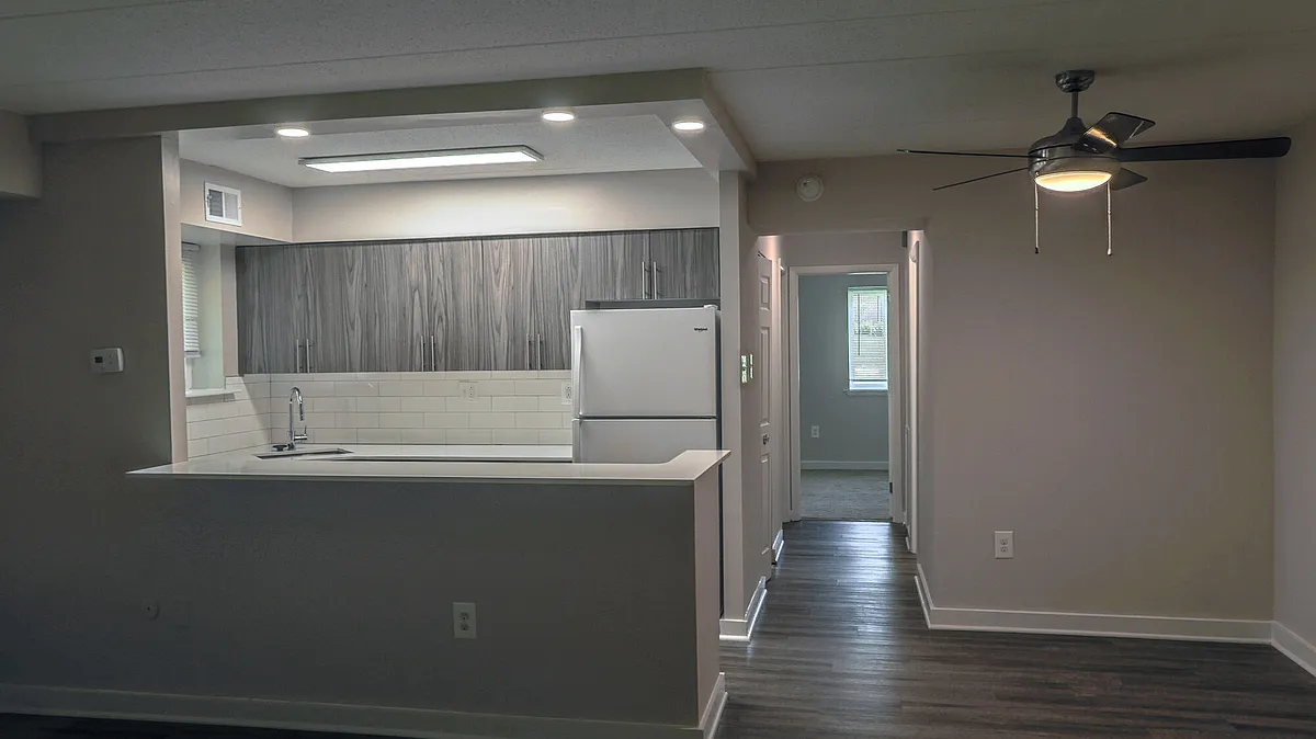 Building Photo - Lansdowne Station Apartments