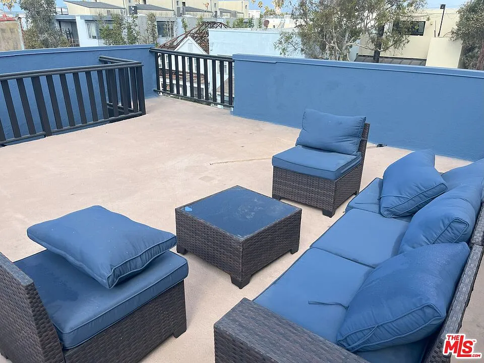 3 bed, 2.0 bath, 1145 sqft, $5,385 — Photo 3