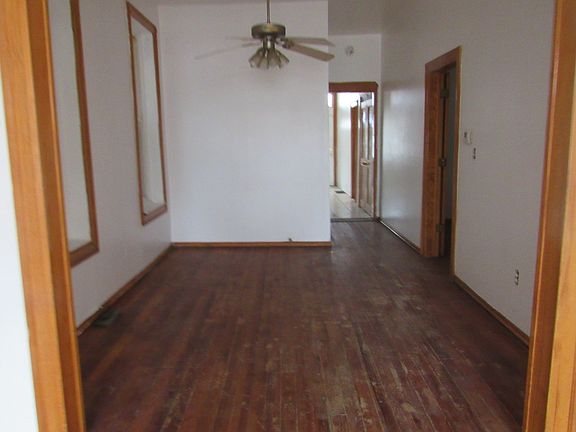 3rd image of 1541 N Washtenaw Ave
