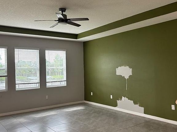 2nd image of 16453 Woodside Gln