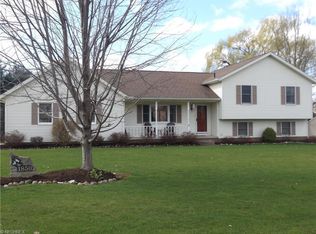 1850 Oakhall Cir NW, Uniontown, OH 44685