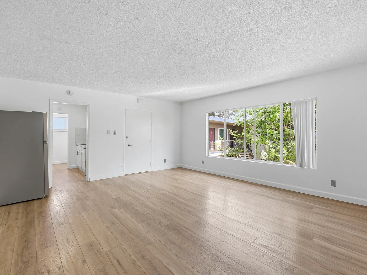 Studio, $1,814 — Photo 3