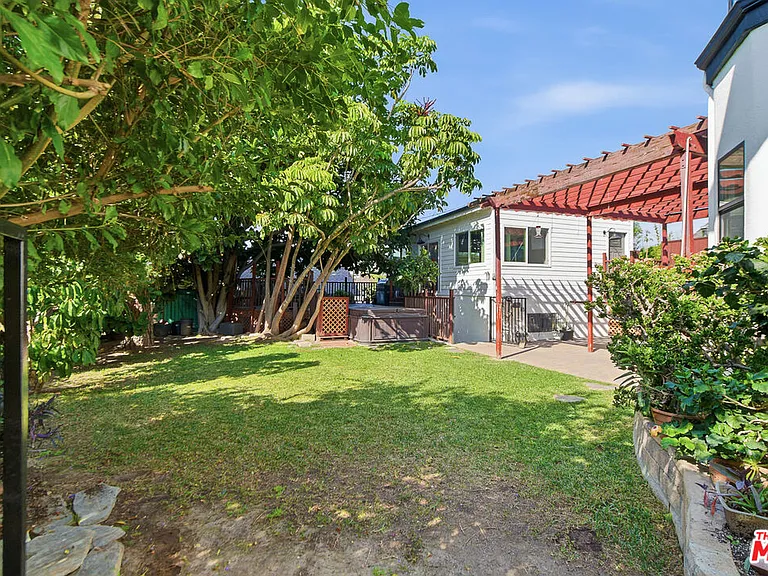 1301 Angelus Ave #ADU — Photo 2
