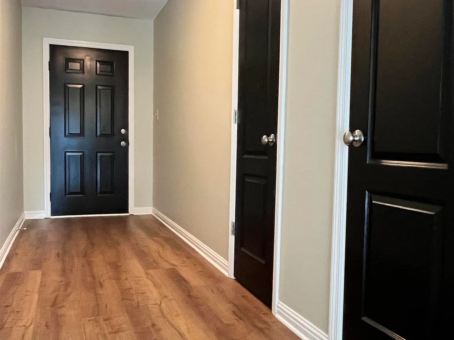 4 bed, 2.0 bath, 1900 sqft, $2,100 — Photo 2