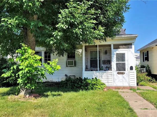 1004 17th St NE, Cedar Rapids, IA 52402