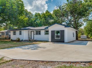 608 Mercedes St, Benbrook, TX 76126
