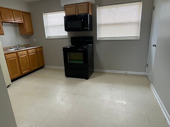 4th image of 1405 McDonald Ave #4