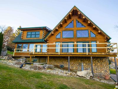 22546 Great River Rd, Le Claire, IA, 52753