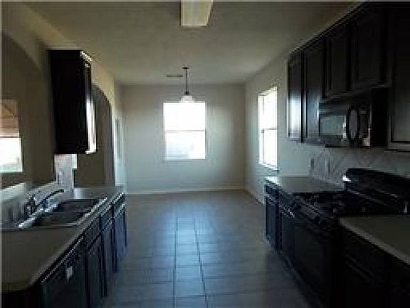 3rd image of 4814 Pelican Bay Ln