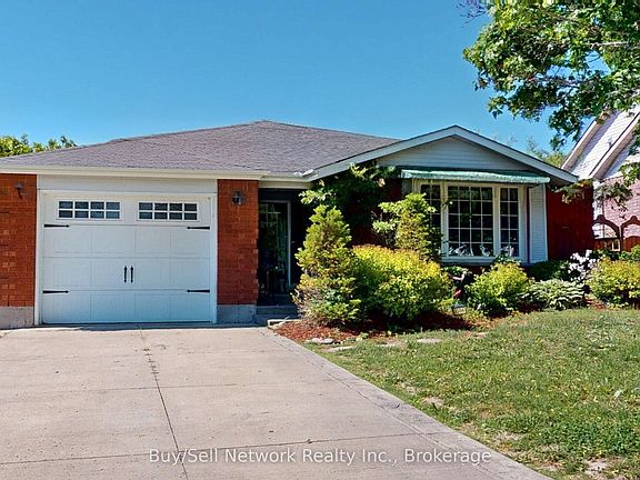 3rd image of 2504 Idyllwood Cres